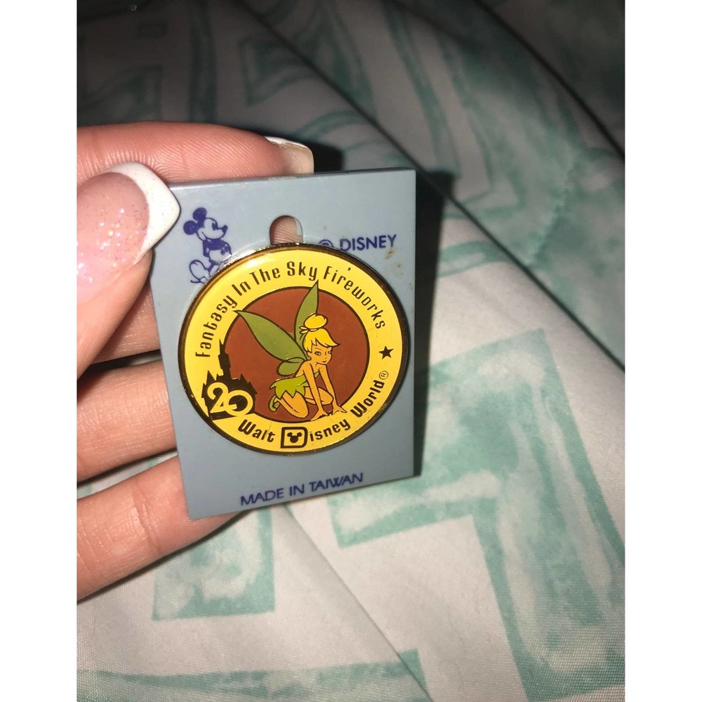 Fantasy in the sky fireworks walt disney world tinkerbelle pin